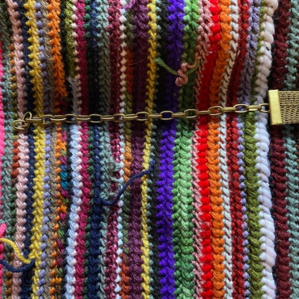 Sarah Cavender Mesh Gold Belt - Picture 4 of 4